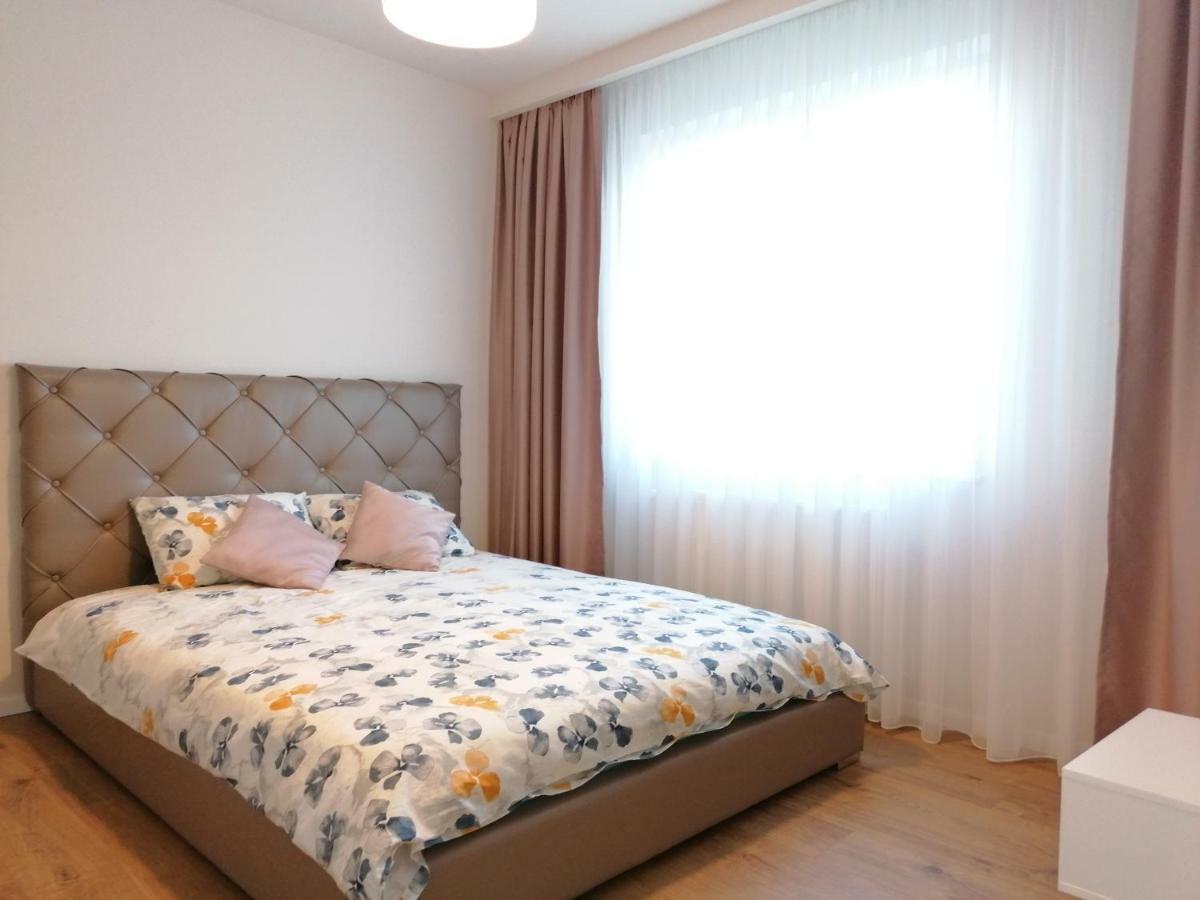 The Best Central View Apartment Oradea Zewnętrze zdjęcie