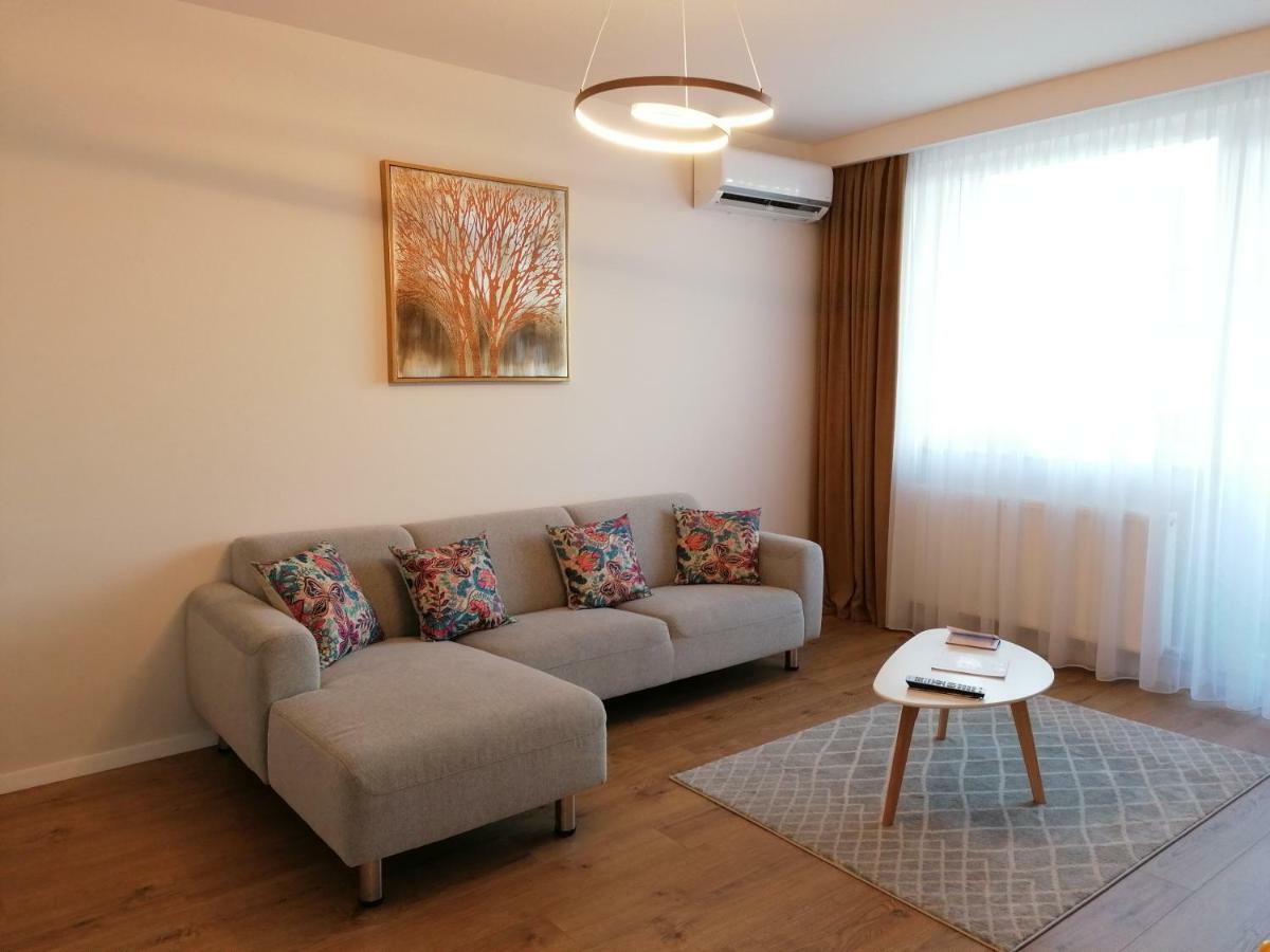 The Best Central View Apartment Oradea Zewnętrze zdjęcie